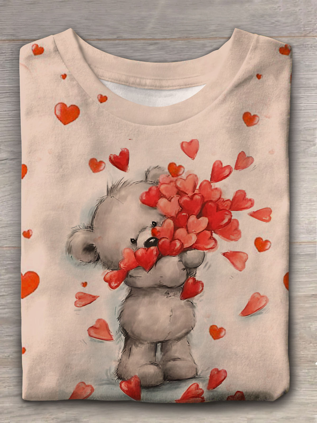 Camiseta de cuello redondo con estampado de oso de amor para mujer 