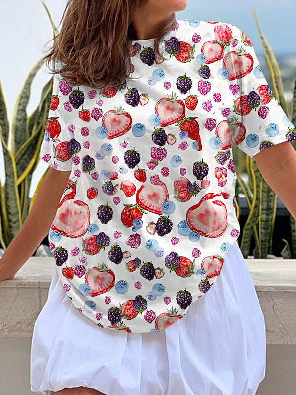 Camiseta de cuello redondo con estampado de fresa, frambuesa y arándano 