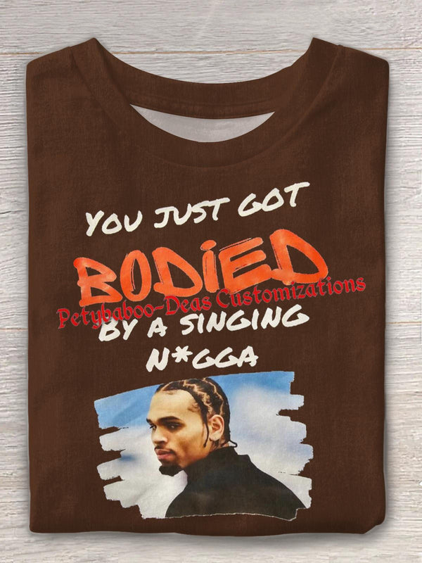 Camiseta de cuello redondo con estampado de empalmes creativos de Chris Brown Brown 