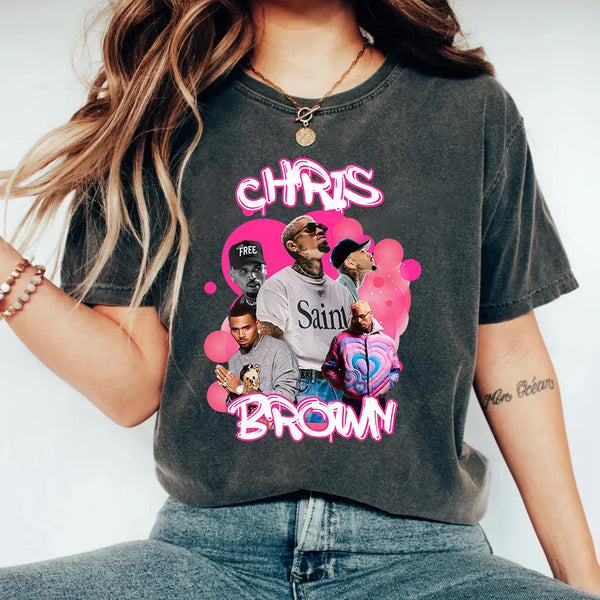 Camiseta de cuello redondo rosa de la colección Avatar de ChrisBrown 