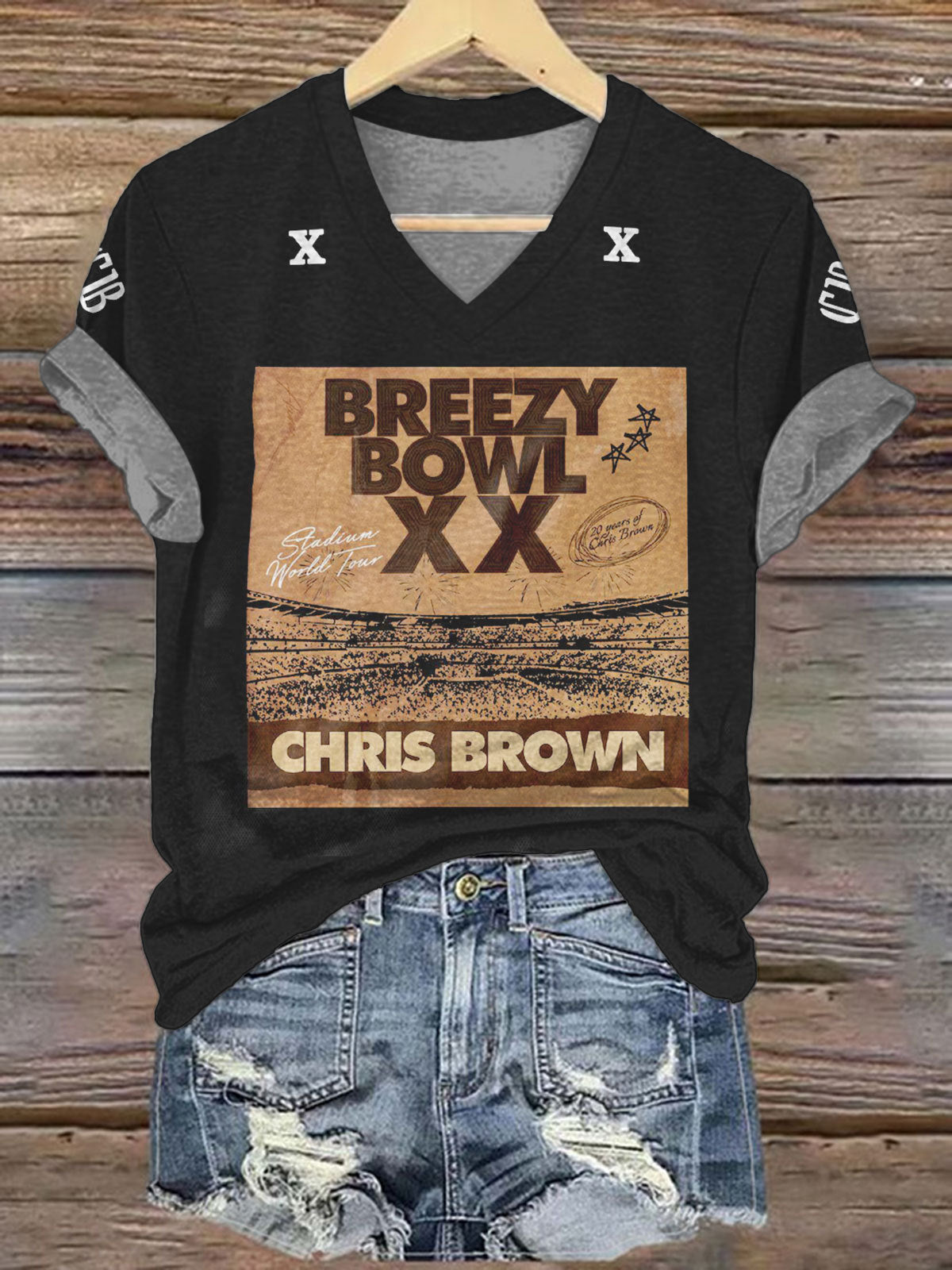 Camiseta de cuello en V Breezy Bowl XX 