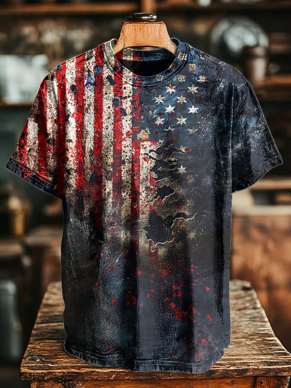 Camiseta retro abstracta con cuello redondo y bandera estadounidense 
