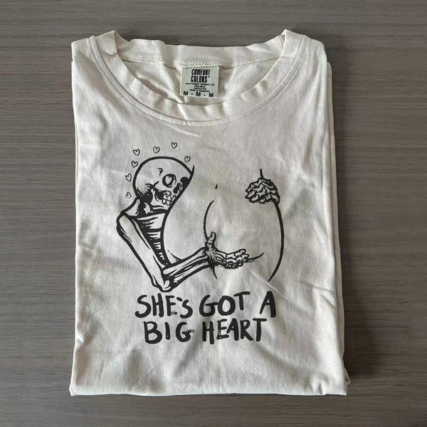 Funny She's Got a Big Heart Skull Valentine's T-shirts